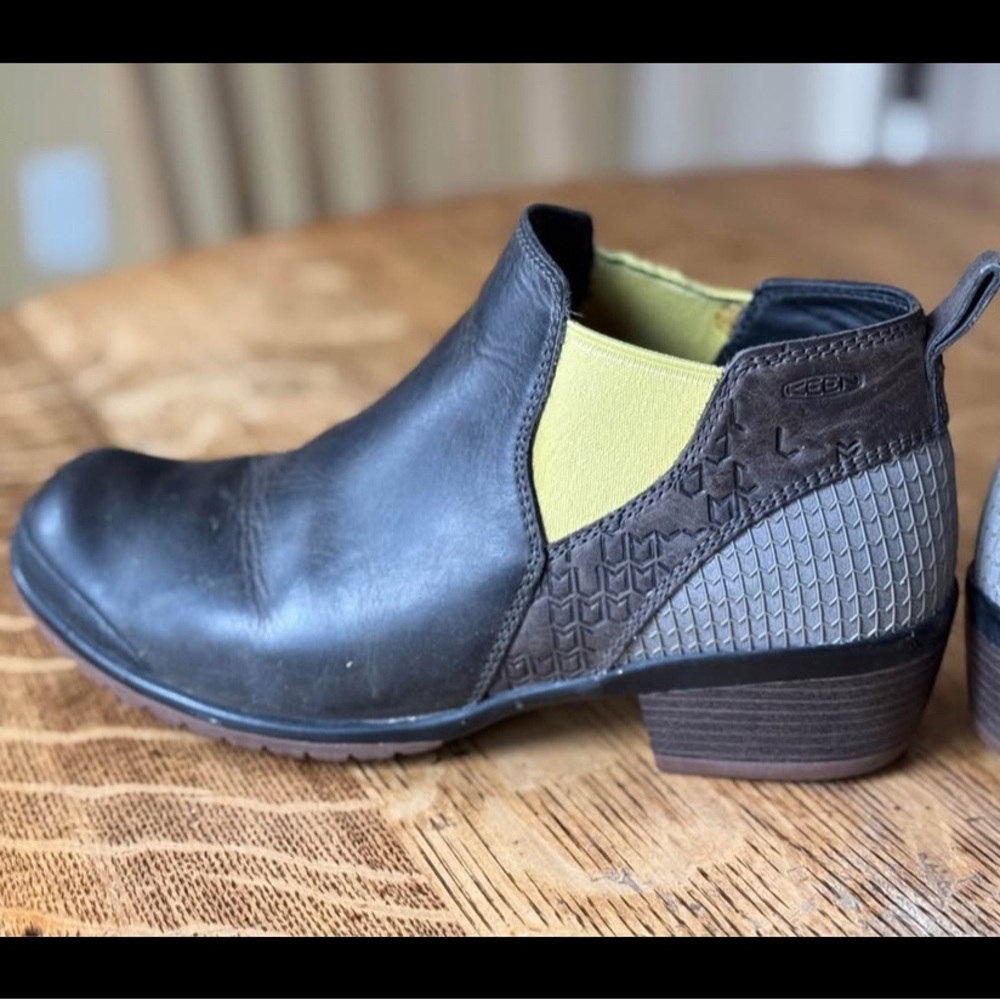Keen Brown Ankle Boots Sleek Modern Design